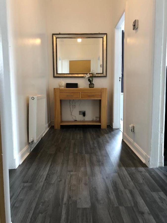 Premier 2 Bed Flat C Lägenhet Broxburn Exteriör bild